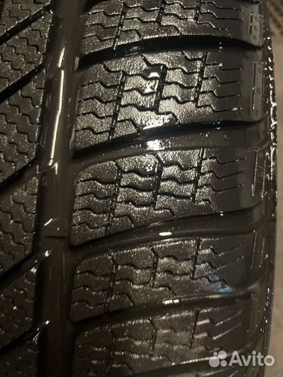 Pirelli Winter Sottozero 255/55 R21 и 275/35 R21