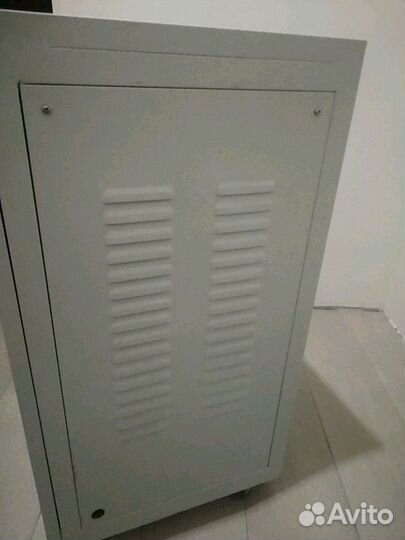 Стабилизатор напряжения