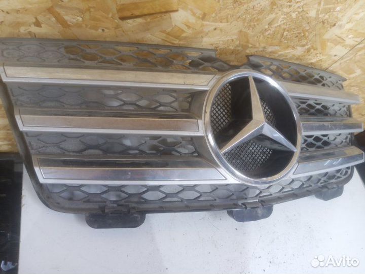 Решетка радиатора Mercedes Gl X164 2006-2009