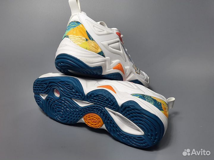 Кроссовки мужские волейбольные mizuno momentum 3