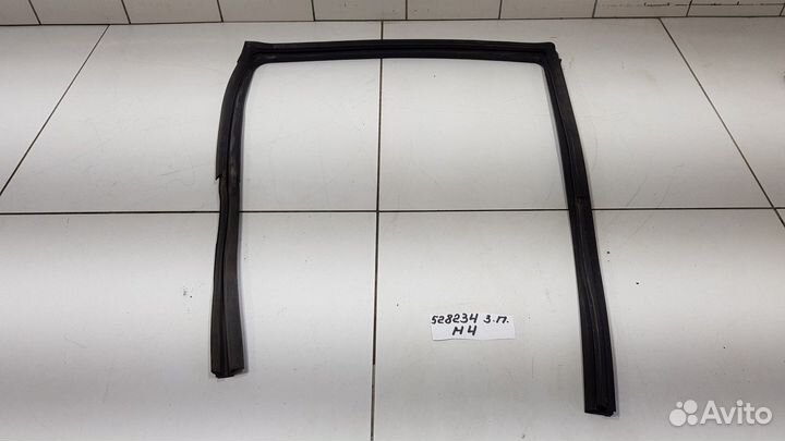 Уплотнитель стекла задний правый