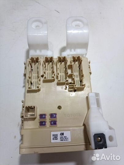 Блок предохранителей Toyota RAV4 40 USA