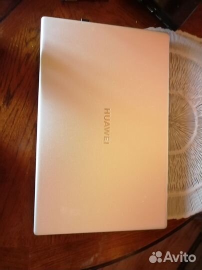 Huawei matebook d16