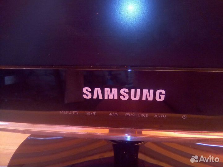 Монитор Samsung