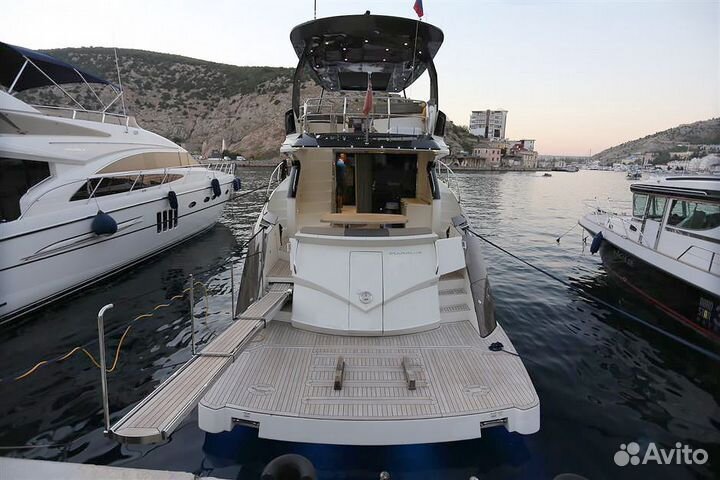 Моторная яхта Marquis 630 Sport Yacht