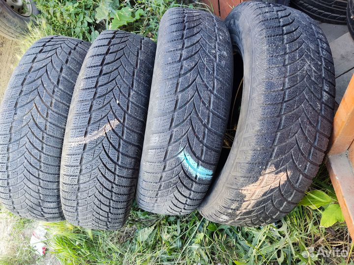 Maxxis MA-SW Victra Snow SUV 215/70 R16