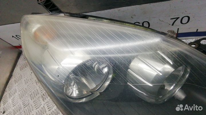 Фара правая Opel Zafira 2 (B) 2007