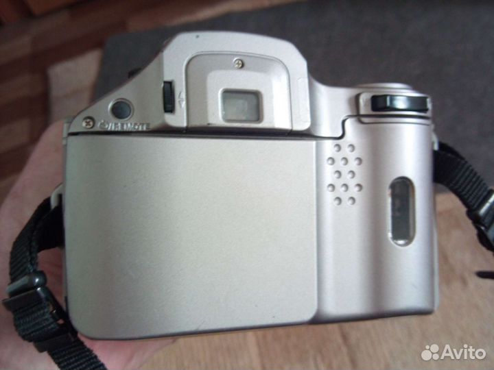 Плёночная зеркальная фотокамера