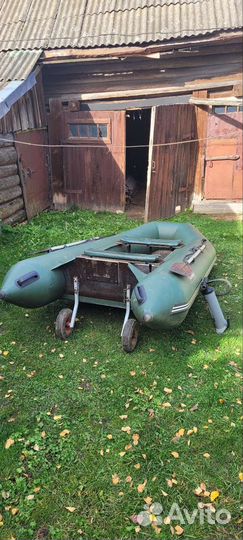 Лодка с мотором