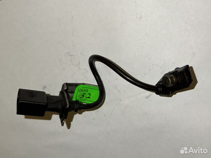 Датчик положения коленвала BMW E83 0281002477