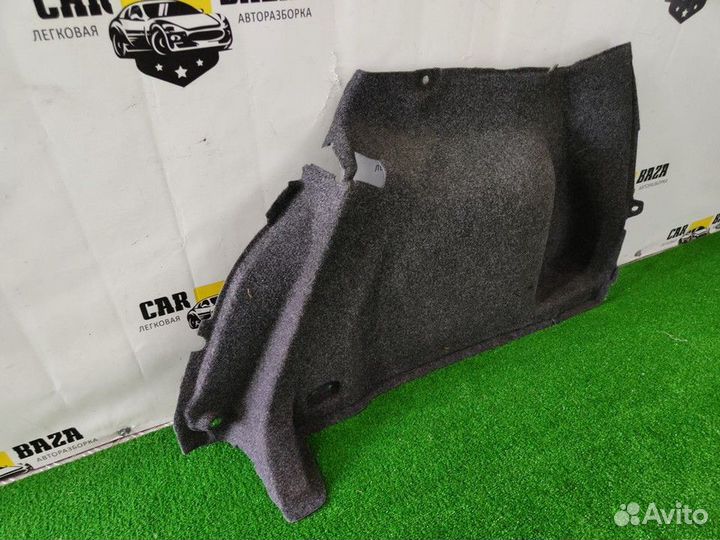 Обшивка багажника задняя правая Volkswagen Golf