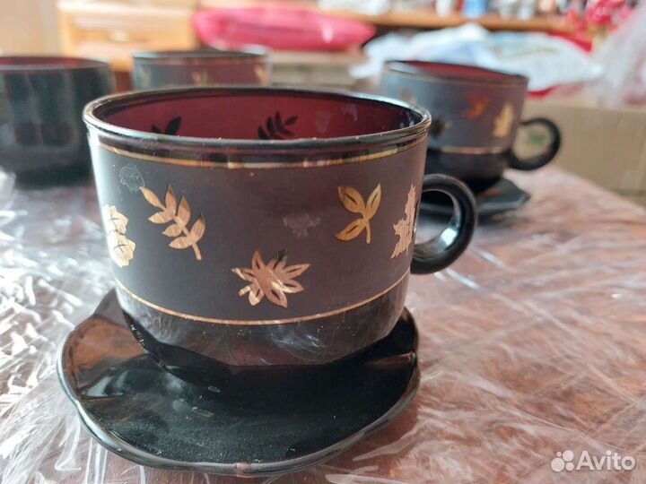 Чайные чашки с блюдцами