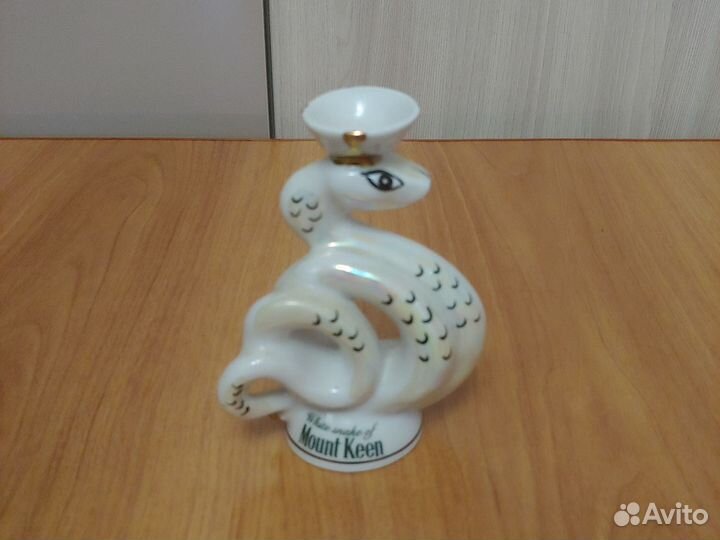 Фарфоровые статуэтки змея