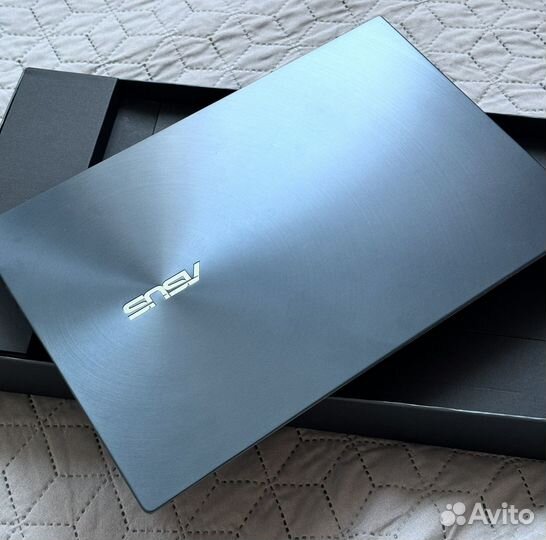 Asus ZenBook Duo UX482EG