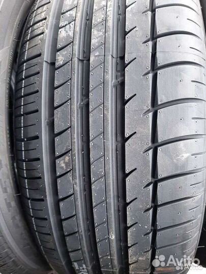 Triangle Sports TH201 215/55 R17 94Y