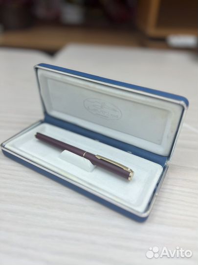 Перьевая ручка фирменная