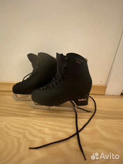 Профессиональные коньки для фигурного катания edea