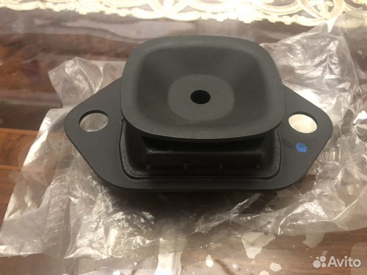 Подушка опоры Двигателя левая Ниссан Кашкай