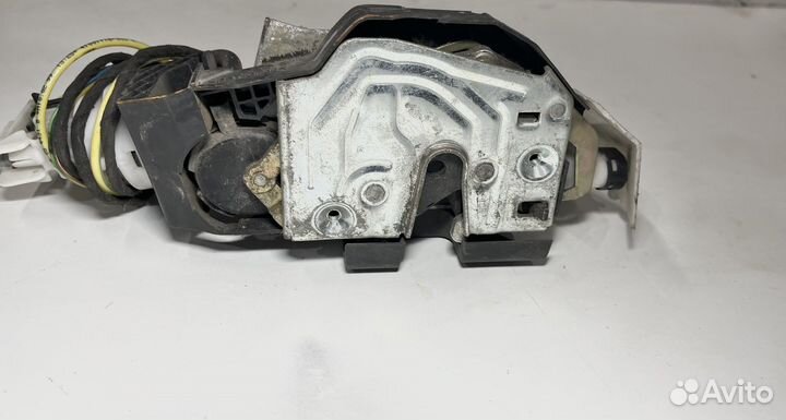 Замок задней левой двери Mercedes W220