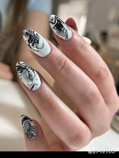 Маникюр с покрытием гель-лаком