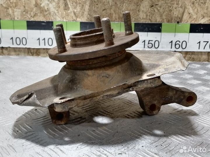 Кулак поворотный передний правый Mitsubishi Lancer