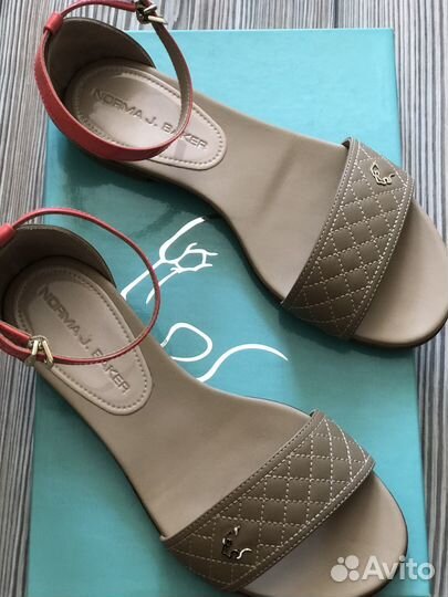 35 Сандалии женские от Norma J Baker