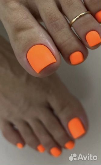 Модель на педикюр