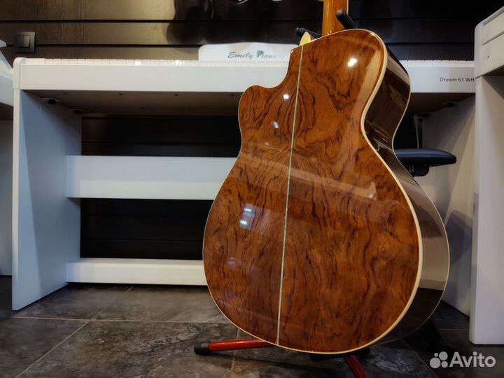 Акустическая Гитара (красное дерево)