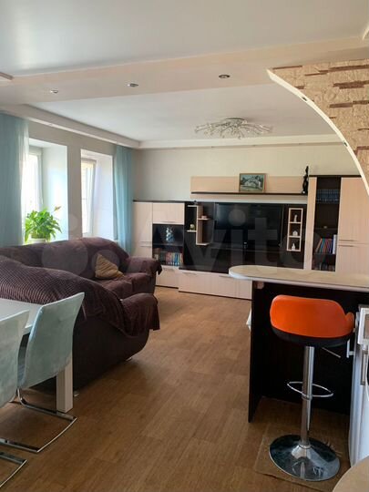 4-к. квартира, 110 м², 2/10 эт.