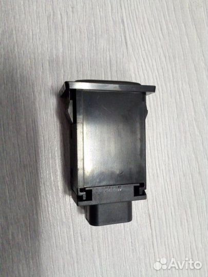 Кнопка управления зеркалами Toyota Avensis 1.6