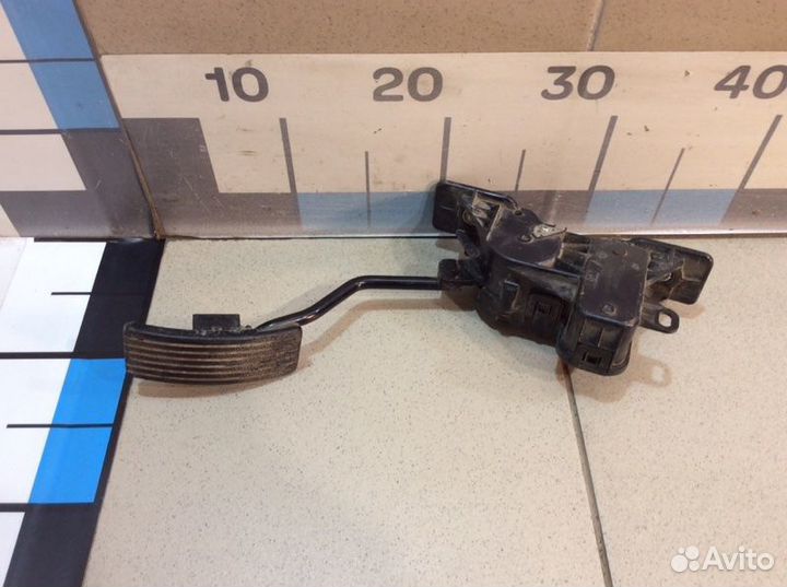 Педаль газа Mitsubishi Pajero Sport KH 2008-2015