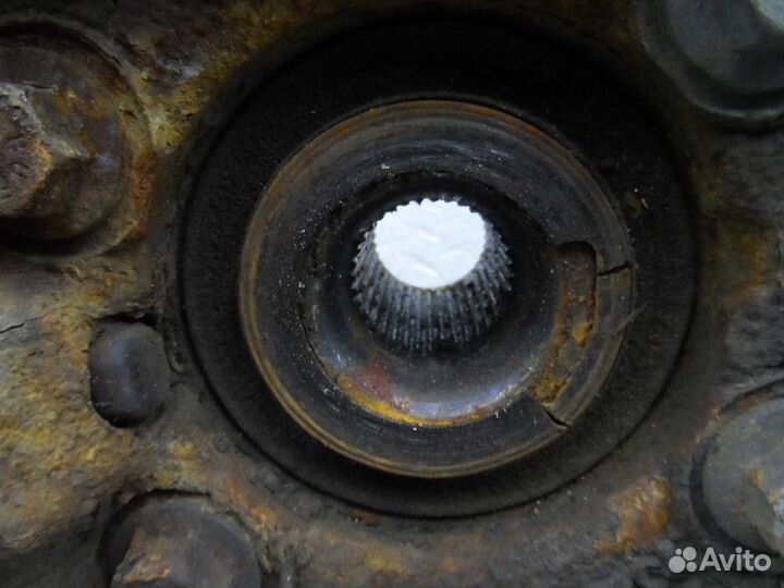 Кулак поворотный правый Volvo XC90 1 (C)