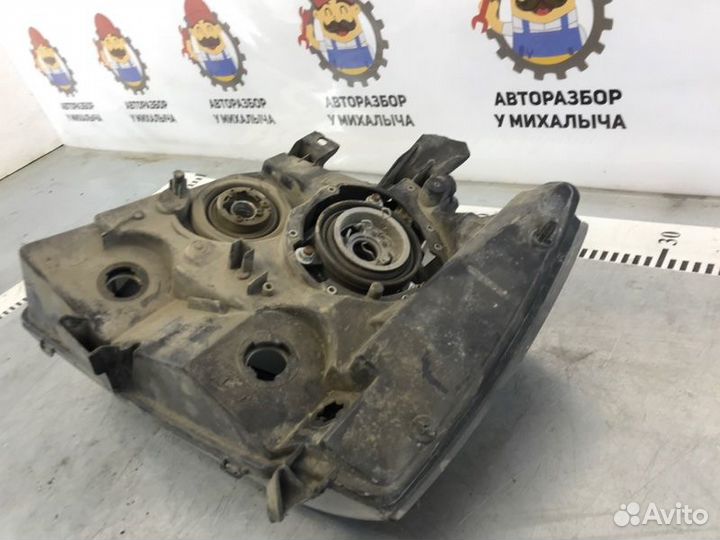 Фара передняя правая Chevrolet Tahoe GMT900