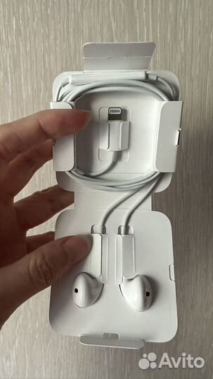 Новые наушники apple airpods lightning