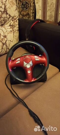 Игровой руль с педалями Genius Trio Racer FF