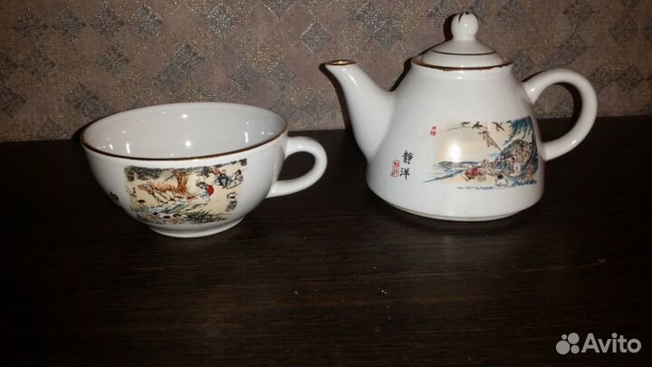 Заварник и чашка