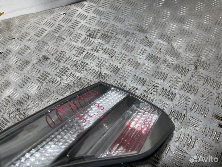 Фонарь внутренний задний левый Lexus Rx350