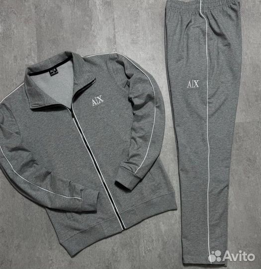 Костюмы для спорта Armani комфортные