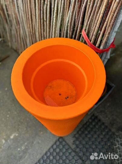 Кашпо уличное из пластика