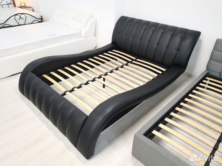 Кровать 140х200 черная Мадрид