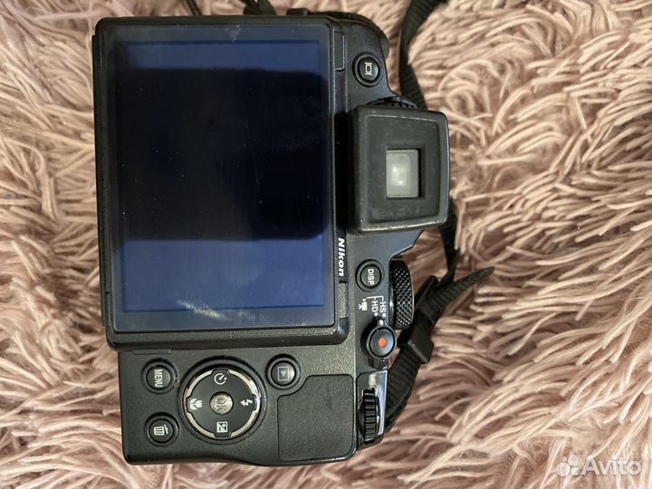 Компактный фотоаппарат