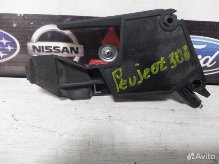 Ручка открывания капота Peugeot 308 2009