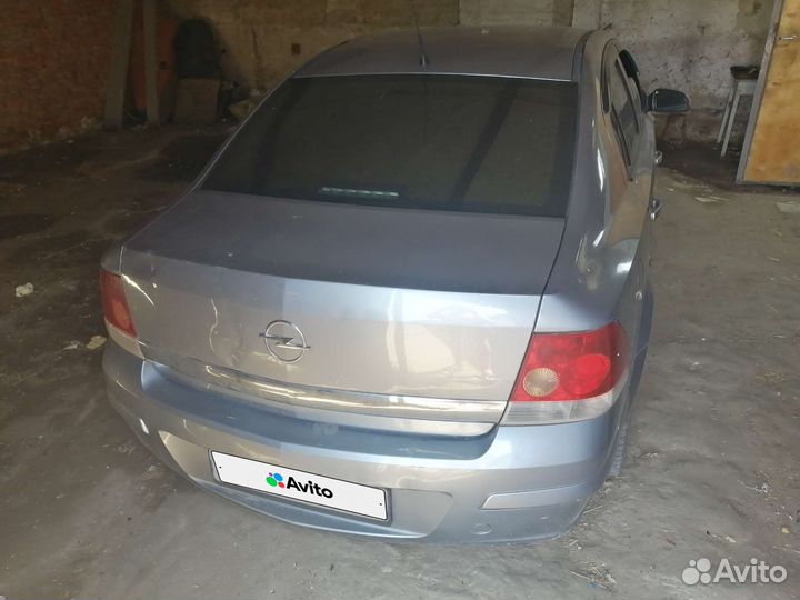 Opel Astra 1.6 МТ, 2008, 290 000 км
