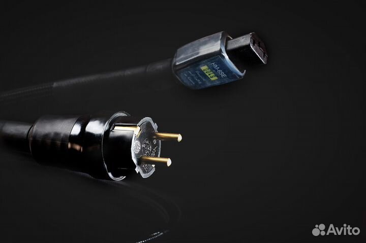 Pyramid HM-6SE потрясающий сетевой кабель