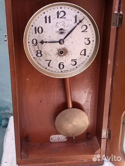 Старинные настенные антикварные часы