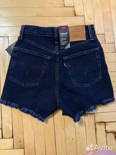 Джинсовые шорты levis