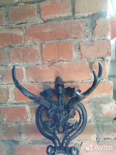 Вешалка чугун