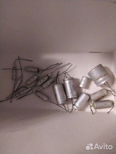 Радиодетали конденсаторы СССР паяные и дефектные