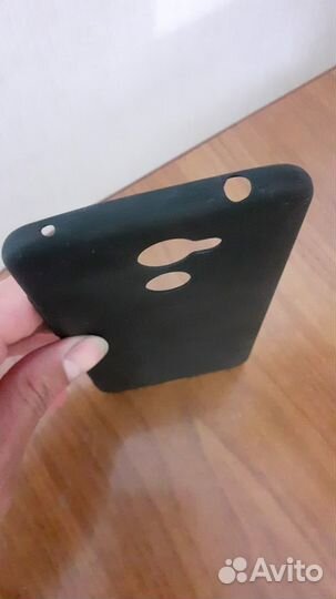 Чехол на телефон