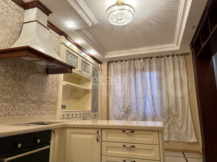 3-к. квартира, 115 м², 5/6 эт.